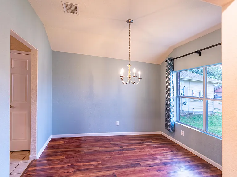 1906 Castaway Dr — Photo 6