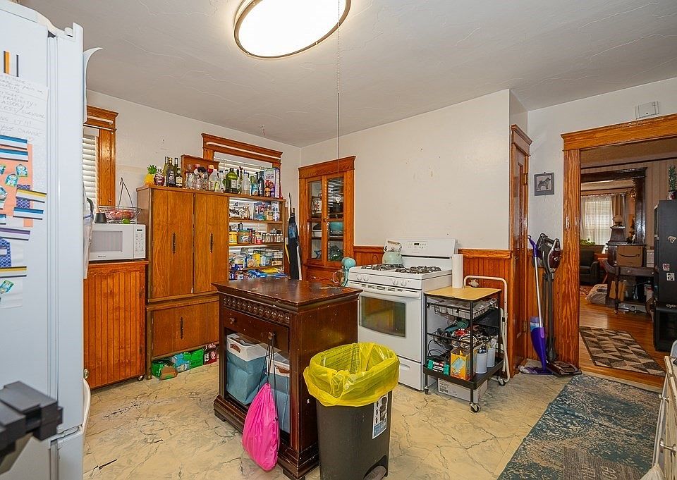 69 Upsala St, Worcester, MA 01610 Zillow