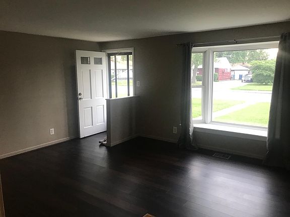 2nd image of 4727 W 89th Pl