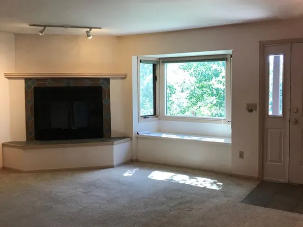 226 S 18th Ave APT B, Bozeman, MT 59715
