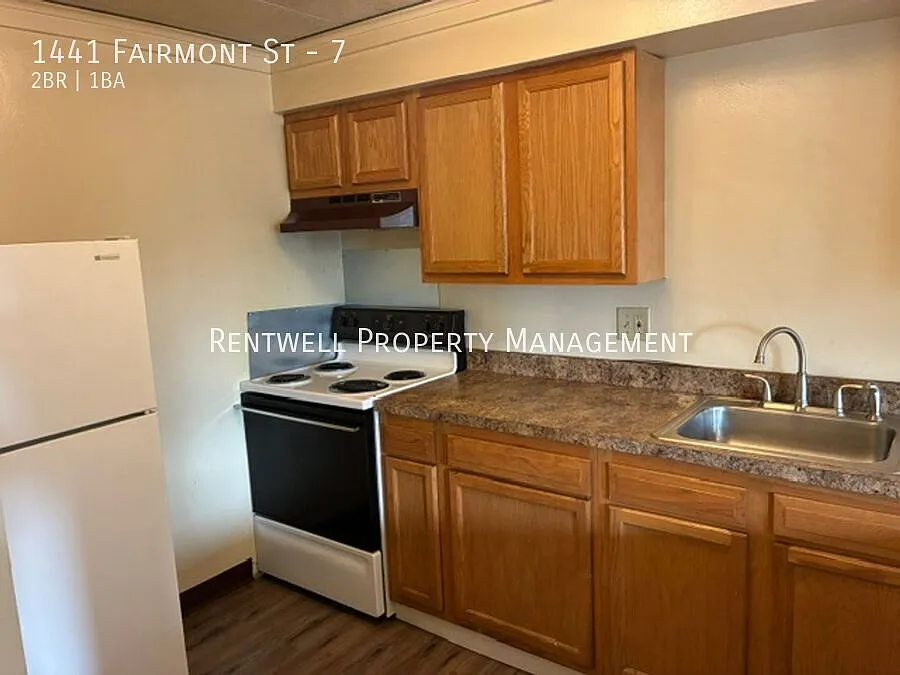 2 Bedroom Apartment in Wilkinsburg — Photo 2