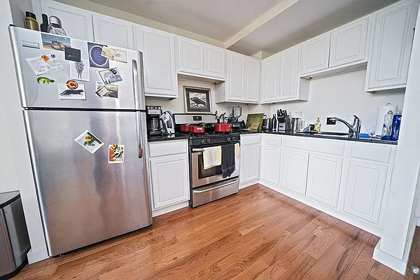 Rented by Level Group | media 17