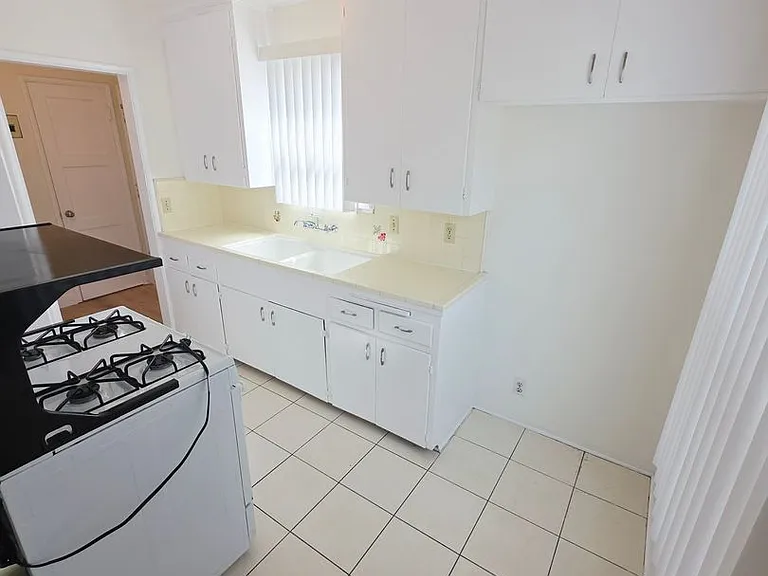 1123 Linden Ave. — Photo 5
