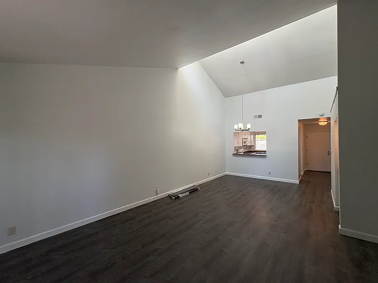 848 Erickson Ln — Photo 18