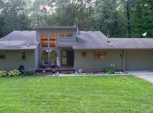 1563 Percy Ln, Highland, MI 48357