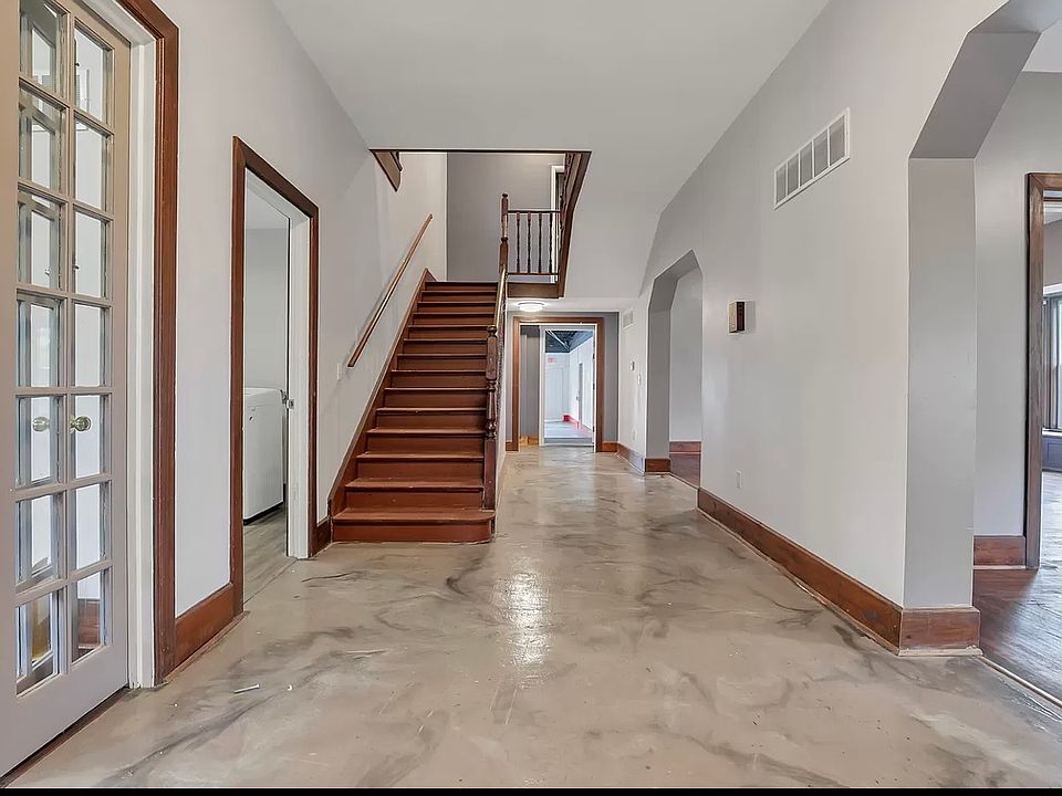 1st image of 926 N Fountain Ave #1