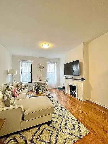 1446 1st Ave #4N Photo 1