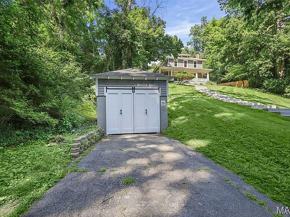 3rd image of 26 Kingston Dr