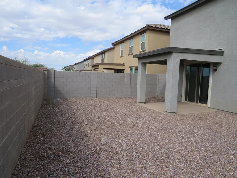 40537 W Helen Ct — Photo 32