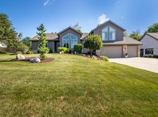 6382 Spring Hill Close, Rockford, IL 61108