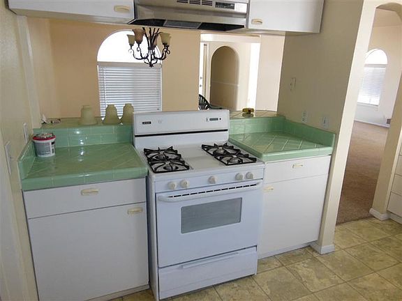 4th image of 27270 Strawberry Ln