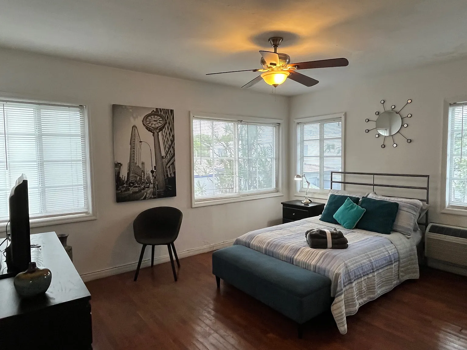 Studio, 600 sqft, $1,850 — Photo 2