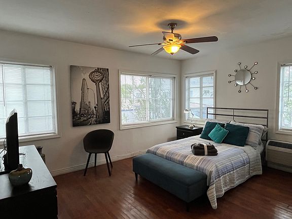 2nd image of 511 75th St APT 2