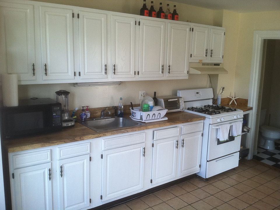 1st image of 11 Medway St APT 10