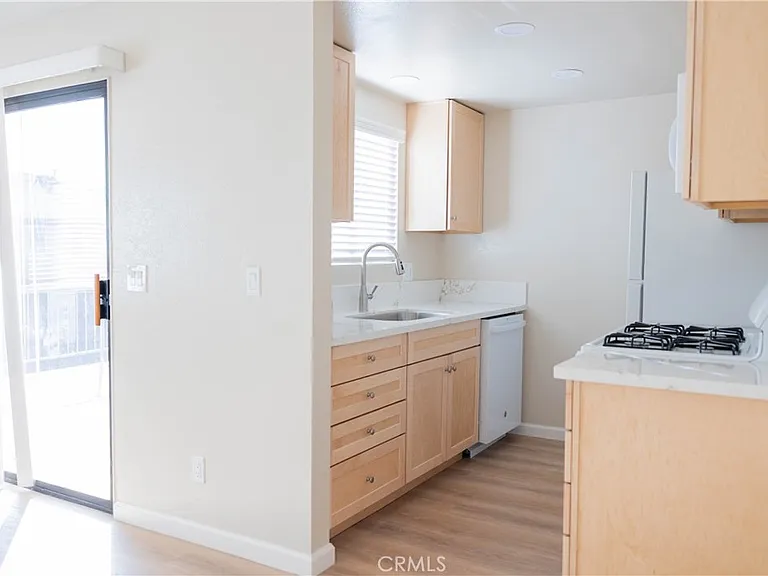 1219 N Edwards St #33 — Photo 36