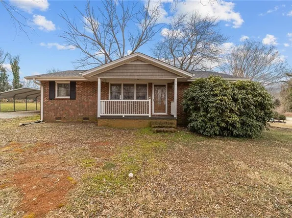 3013 Pleasant Ridge Rd, Summerfield, NC 27358