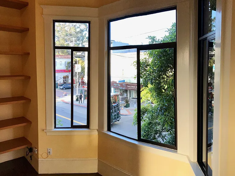 1324 Castro St — Photo 5