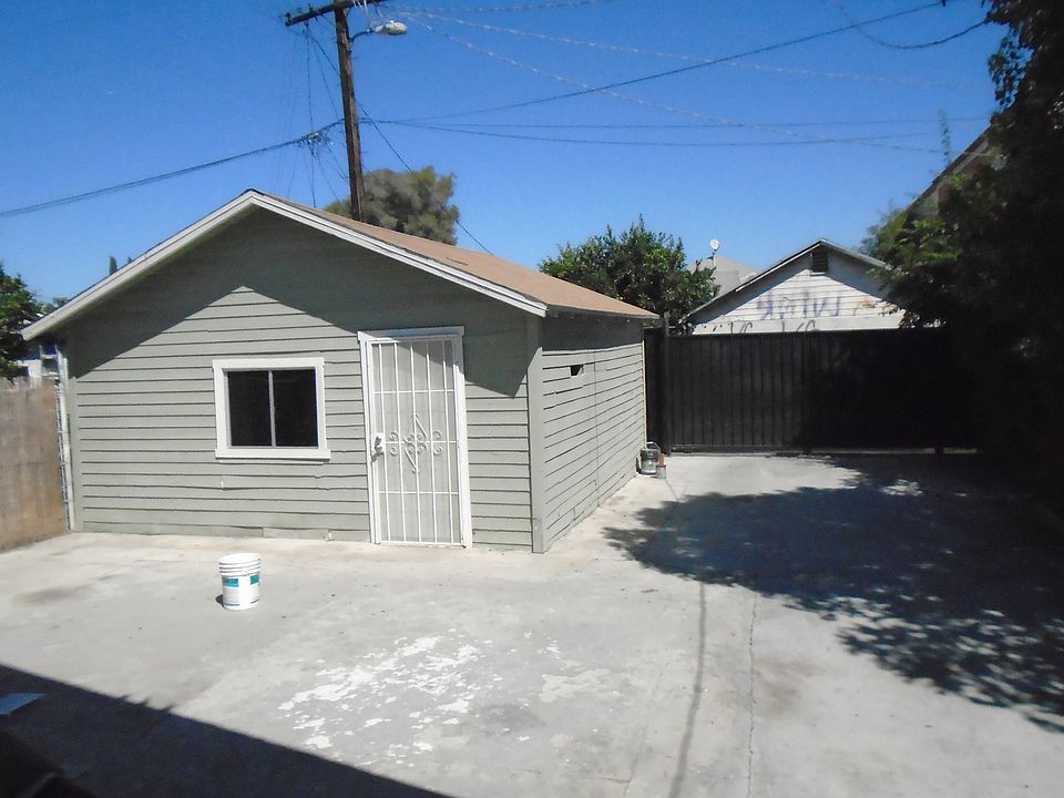 2nd image of 319 E 48th St