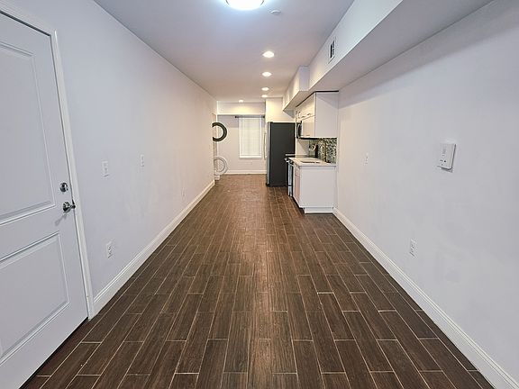 4th image of 657 N 11th St APT 2