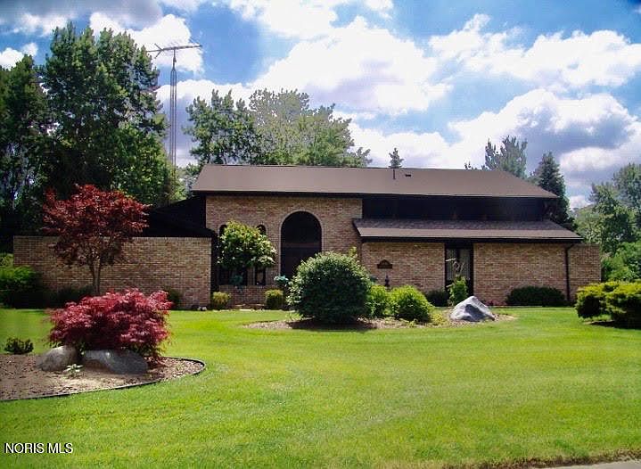 1st image of 5541 Larchwood Ln