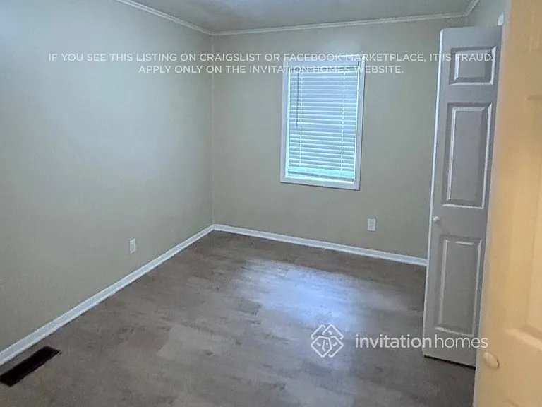 110 Woodglen Ct — Photo 13
