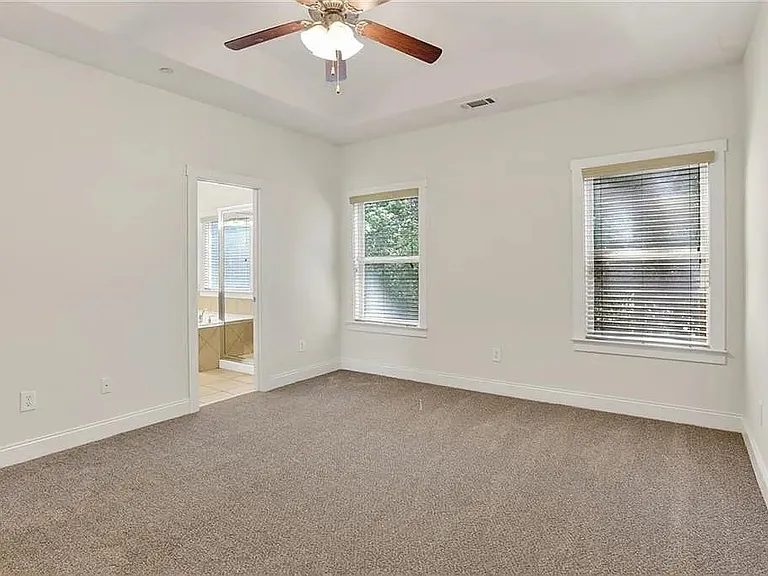 2110 Westhill Dr SE — Photo 16