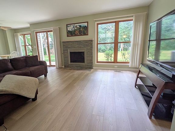 5th image of 305 Stonefield Ct