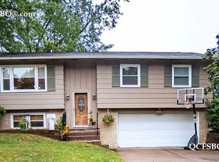 1318 W 42nd St, Davenport, IA 52806
