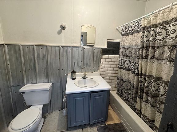 3rd image of 1923 Wolfe St