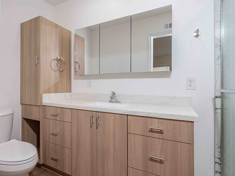10419 Hayford St — Photo 13