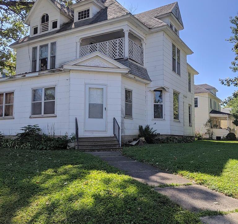 1st image of 701 Water St W