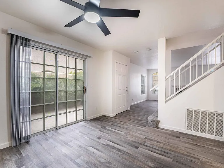 2608 Autumn Blaze Ave — Photo 10