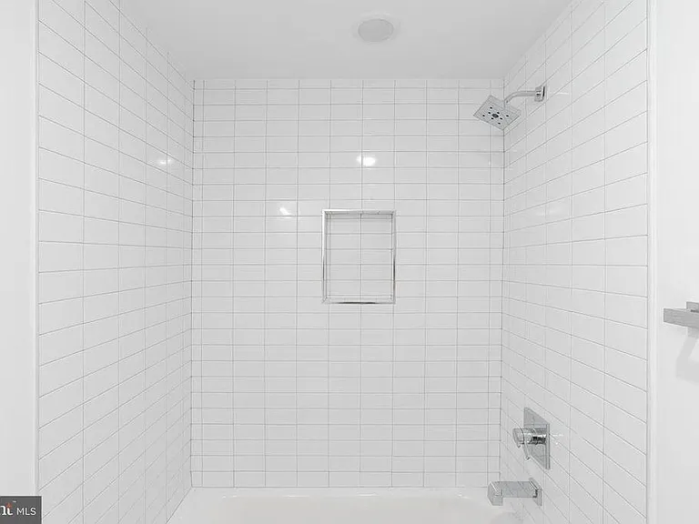 1931 E Huntingdon St #1 — Photo 7