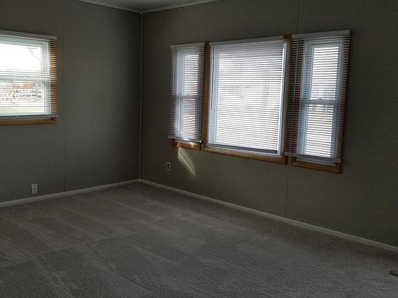 4th image of 2737 Avenue G