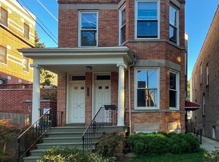 1613 W Berwyn Ave #1, Chicago, IL 60640