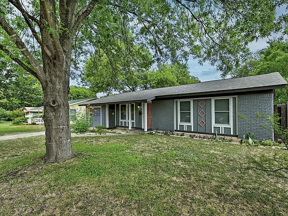 2nd image of 1500 Fairfield Dr #A