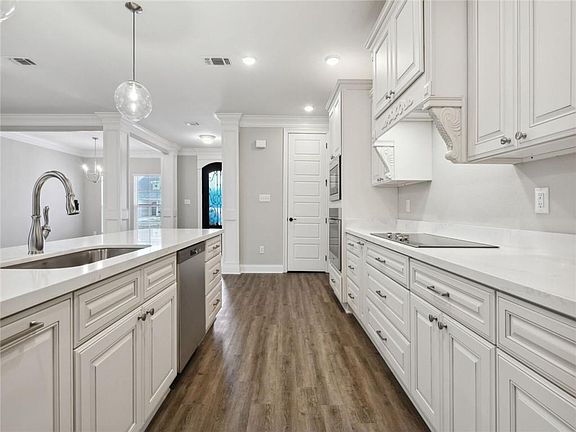5th image of 10282 Grady Ln