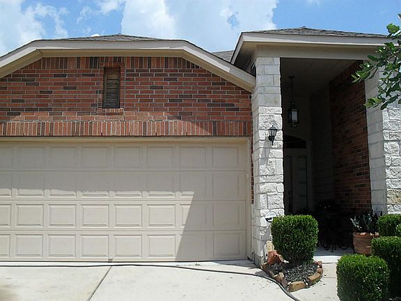 3rd image of 1011 Imperial Lake Dr