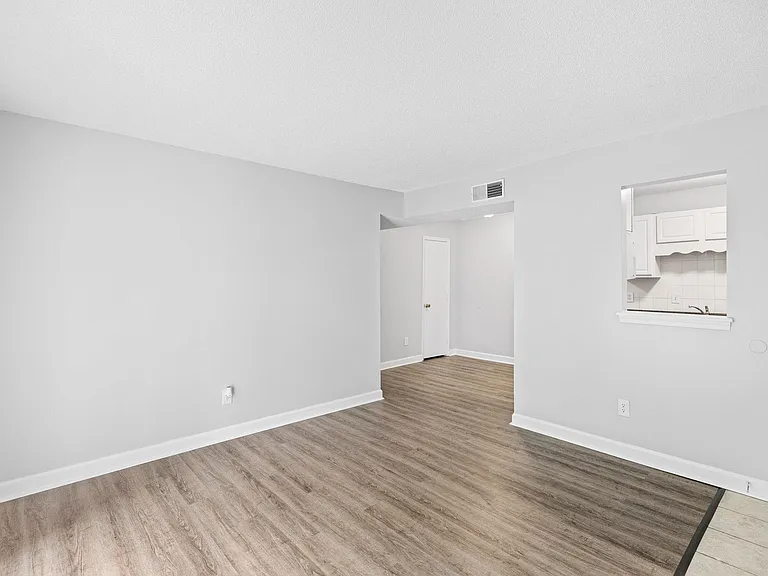 5645 Hornaday Rd #B — Photo 15