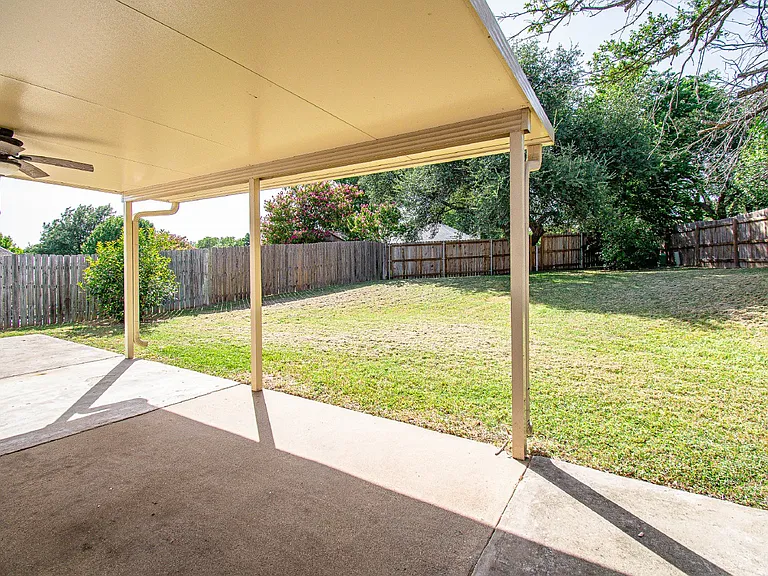 2304 Iowa Dr — Photo 20