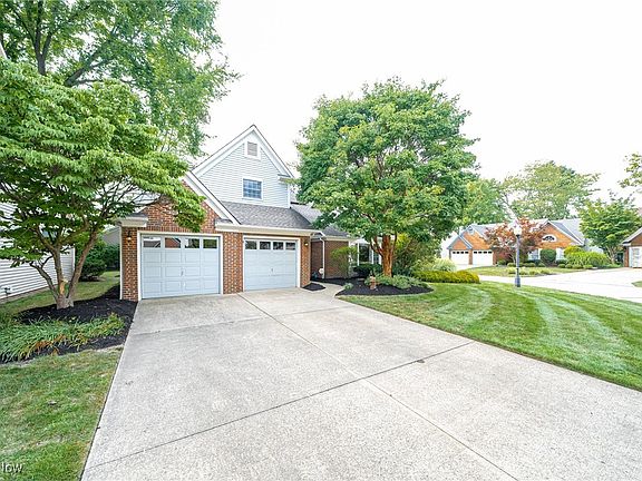 5th image of 22 S Hampton Cir