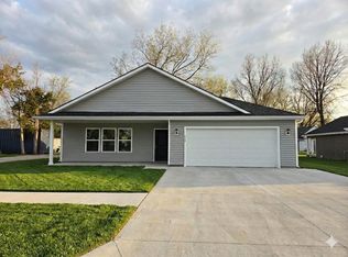 618 N Bates St, Adrian, MO 64720