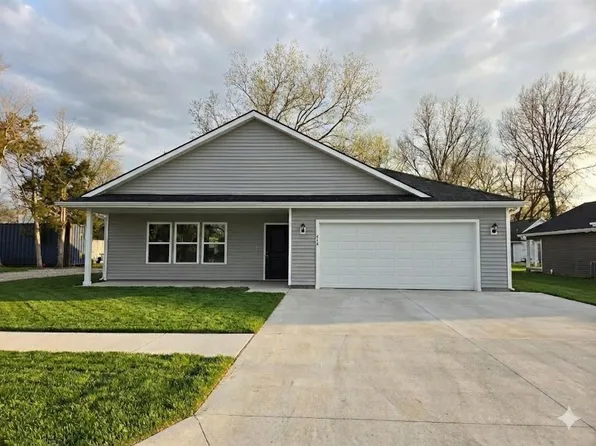 618 N Bates St, Adrian, MO 64720