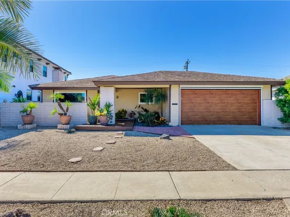 22181 Malibu Ln, Huntington Beach, CA 92646