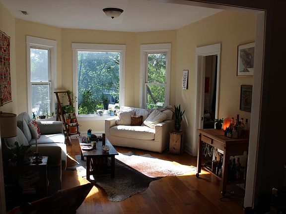 2nd image of 2447 N Saint Louis Ave