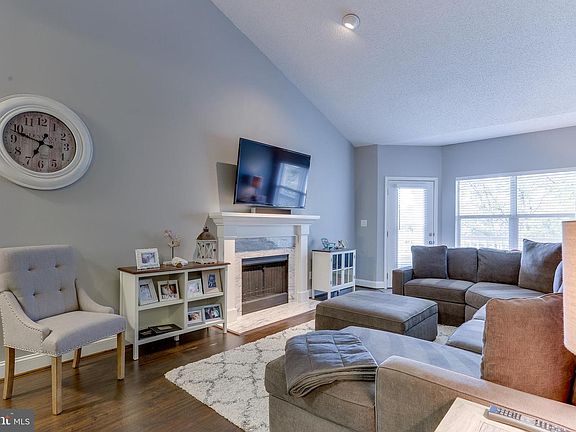 3rd image of 4413 Fair Stone Dr APT 301