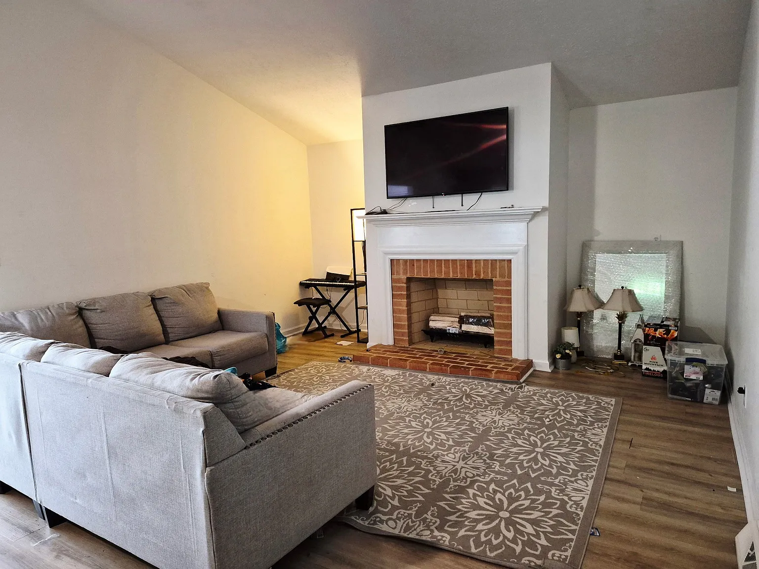 4 bed, 3.0 bath, $2,250 — Photo 2