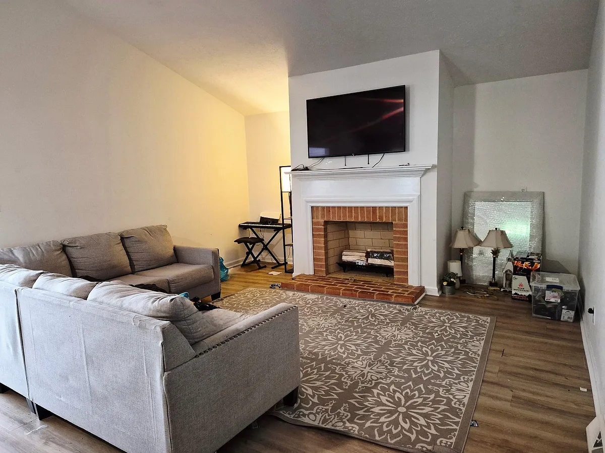 Building Photo - 404 Clays Crossing Dr #1