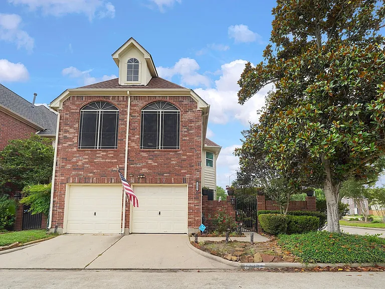 14402 Westbury Ct — Photo 32