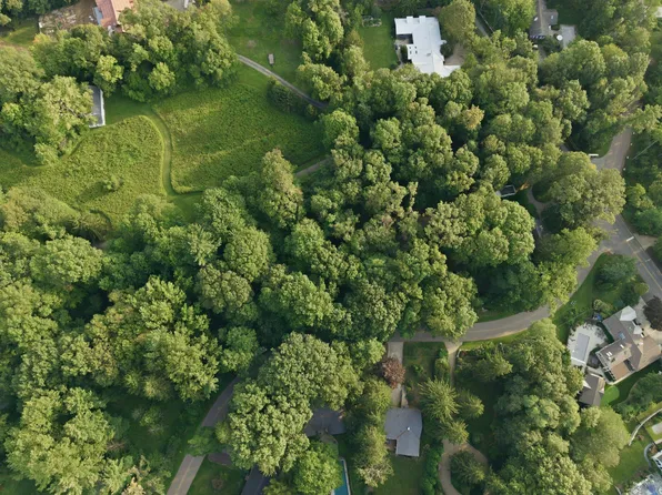 Lakeshore Rd, Lakeside, MI 49116